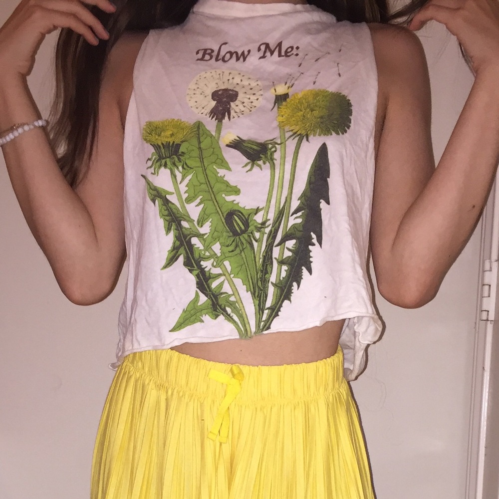 UO “blow me” cropped top!